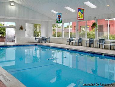 Super 8 Beachfront By Wyndham Mackinaw City, Mi Instalações foto